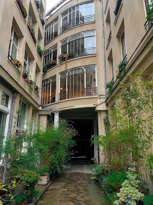 Parisien, Le Louis Blanc Apartment *